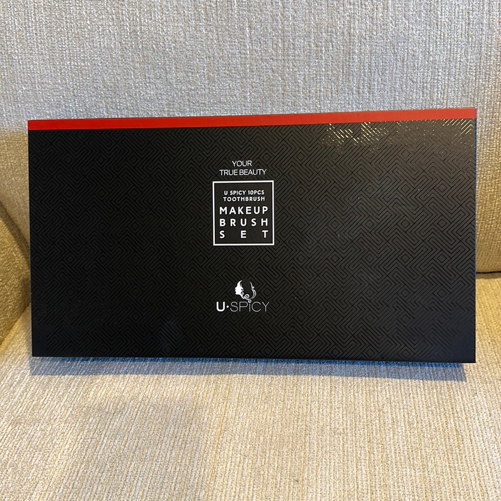 NIB U Spicy 10 PCS Toothbrush Makeup Set